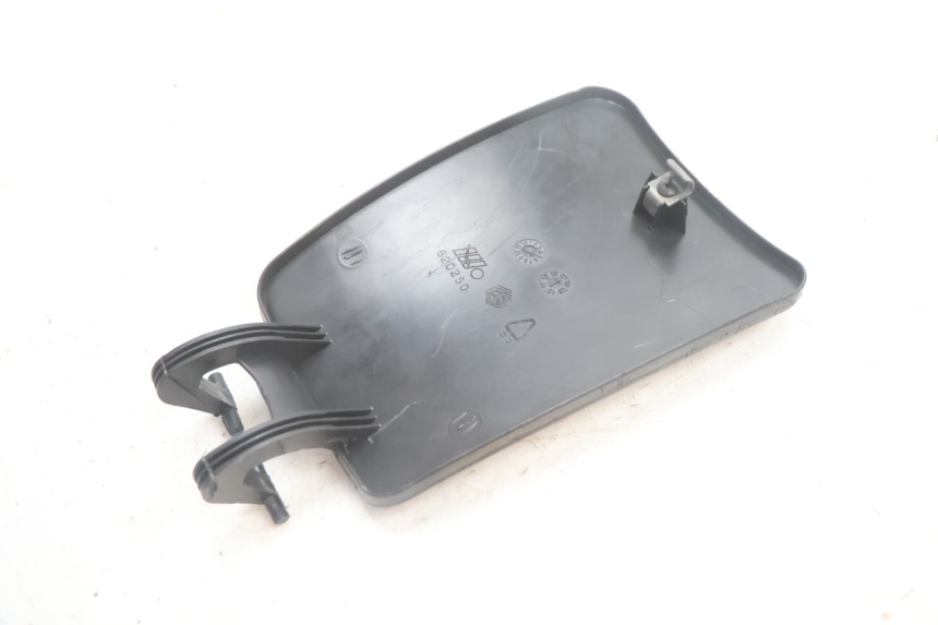photo de KLAPKA WLEWU PALIWA PIAGGIO MP3 125 (2006 - 2014) - Widok ogólny