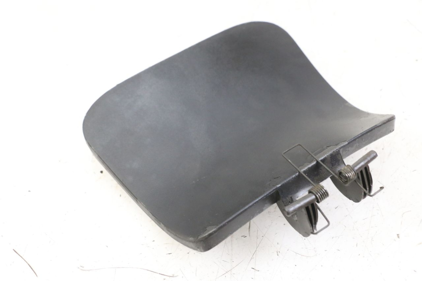 photo de KLAPKA WLEWU PALIWA PIAGGIO BEVERLY 125 (1998 - 2005) - Inny kąt widzenia