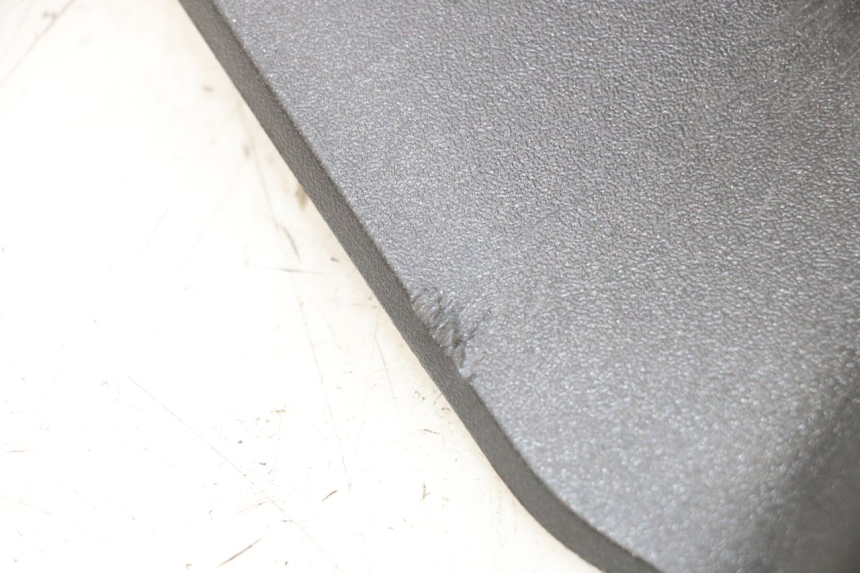 photo de KLAPKA WLEWU PALIWA PEUGEOT SATELIS 125 (2013 - 2018) - Inny kąt widzenia