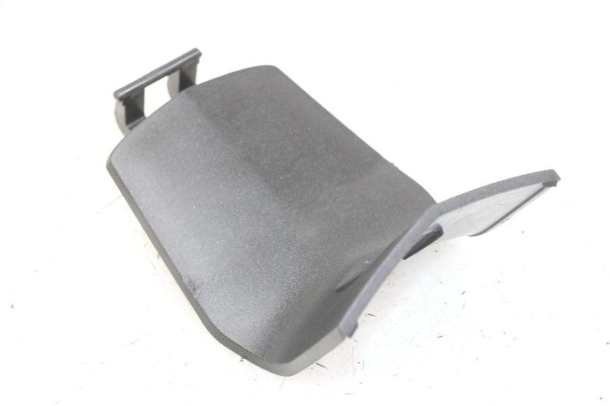 photo de KLAPKA WLEWU PALIWA PEUGEOT SATELIS 125 (2013 - 2018) - Zbliżenie techniczne