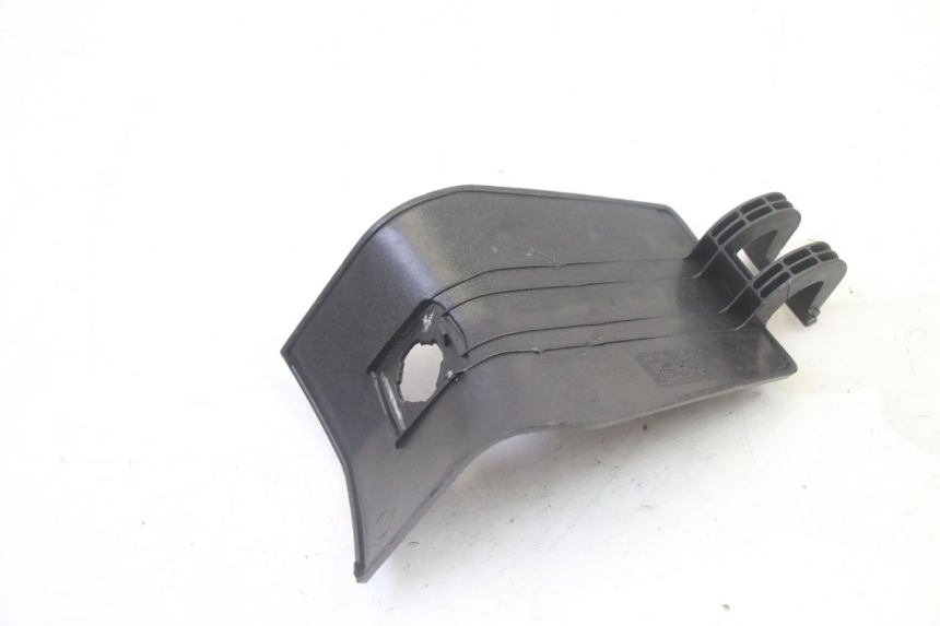 photo de KLAPKA WLEWU PALIWA PEUGEOT SATELIS 125 (2013 - 2018) - Zbliżenie techniczne