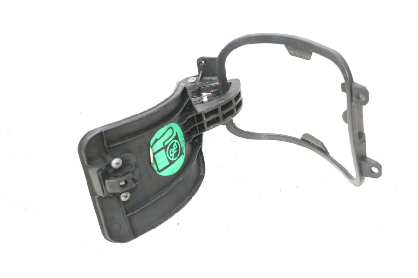 photo de KLAPKA WLEWU PALIWA YAMAHA XMAX X-MAX 125 (2006 - 2009) - Szczegół części