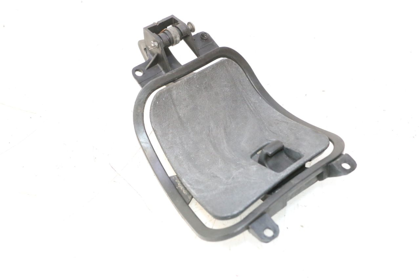 photo de KLAPKA WLEWU PALIWA YAMAHA XMAX X-MAX 125 (2006 - 2009) - Zbliżenie techniczne