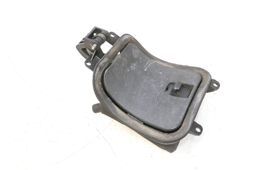 photo de KLAPKA WLEWU PALIWA YAMAHA XMAX X-MAX 125 (2006 - 2009) - Zbliżenie techniczne