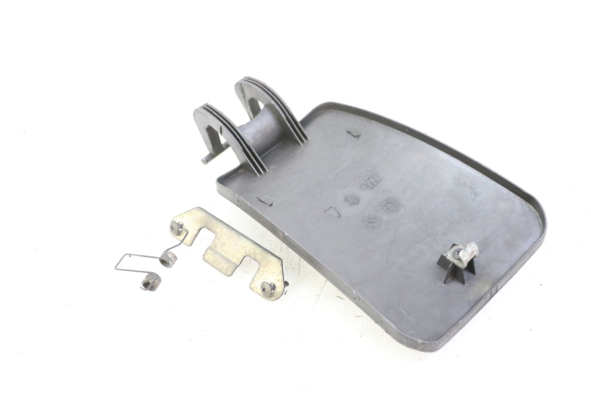 photo de KLAPKA WLEWU PALIWA PIAGGIO X8 125 (2004 - 2007) - Szczegół części