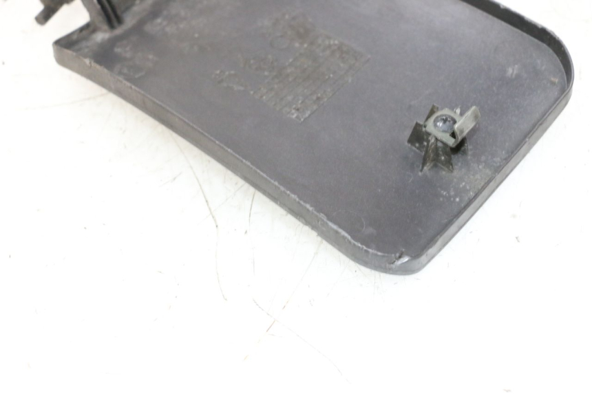 photo de KLAPKA WLEWU PALIWA PIAGGIO X8 125 (2004 - 2007) - Zoom stanu zużycia