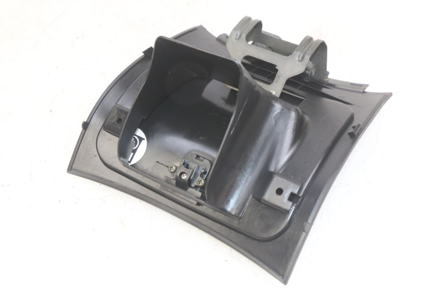 photo de KLAPKA WLEWU PALIWA YAMAHA YP MAJESTY 400 (2004 - 2008) - Inny kąt widzenia