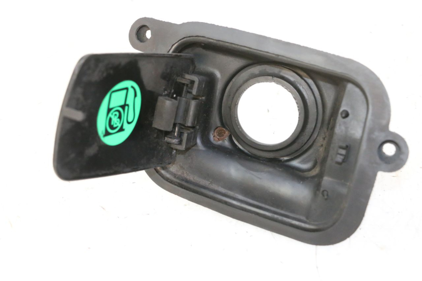 photo de KLAPKA WLEWU PALIWA YAMAHA YP MAJESTY 125 (2007 - 2010) - Zbliżenie techniczne