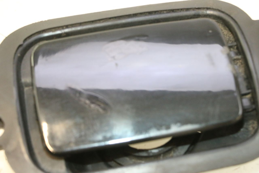 photo de KLAPKA WLEWU PALIWA YAMAHA YP MAJESTY 125 (2007 - 2010) - Szczegół części
