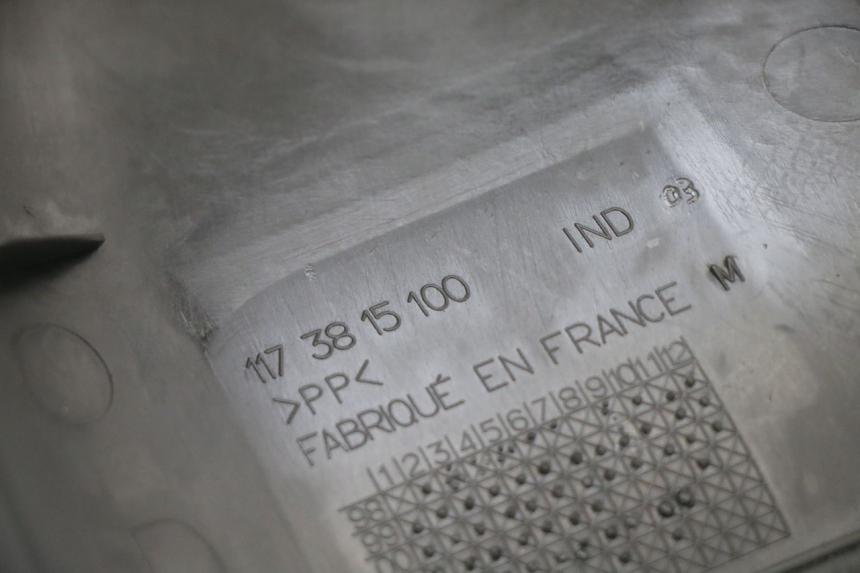 photo de PRZEDNIA KLAPKA INSPEKCYJNA PEUGEOT ELYSTAR 50 (2002 - 2014) - Zbliżenie techniczne