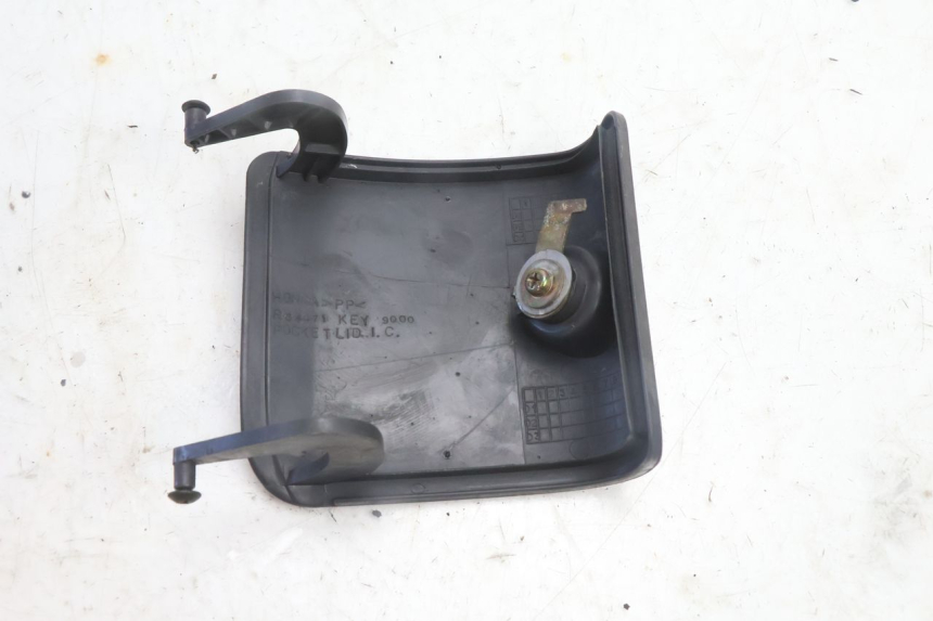 photo de PRZEDNIA KLAPKA INSPEKCYJNA HONDA FES PANTHEON 2T 125 (1998 - 2002) - Zoom stanu zużycia