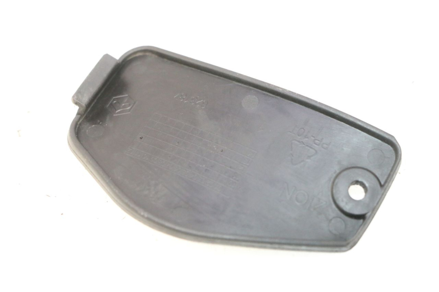 photo de KLAPKA INSPEKCYJNA PRZEDNIA PIAGGIO MP3 500 (2011 - 2015) - Szczegół części