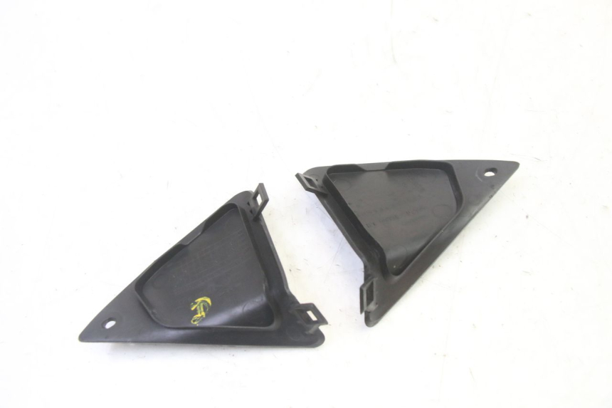 photo de PRZEDNIA KLAPKA INSPEKCYJNA SUZUKI SV S 650 (2003 - 2009) - Zbliżenie techniczne