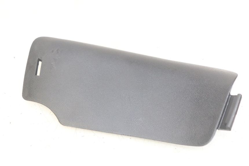 photo de PRAWY OTWÓR INSPEKCYJNY PEUGEOT ELYSEO 125 (1999 - 2004) - Widok główny