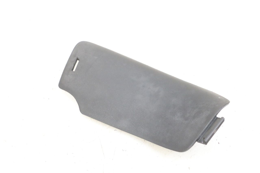 photo de PRAWY OTWÓR INSPEKCYJNY PEUGEOT ELYSEO 125 (1999 - 2004) - Zoom stanu zużycia