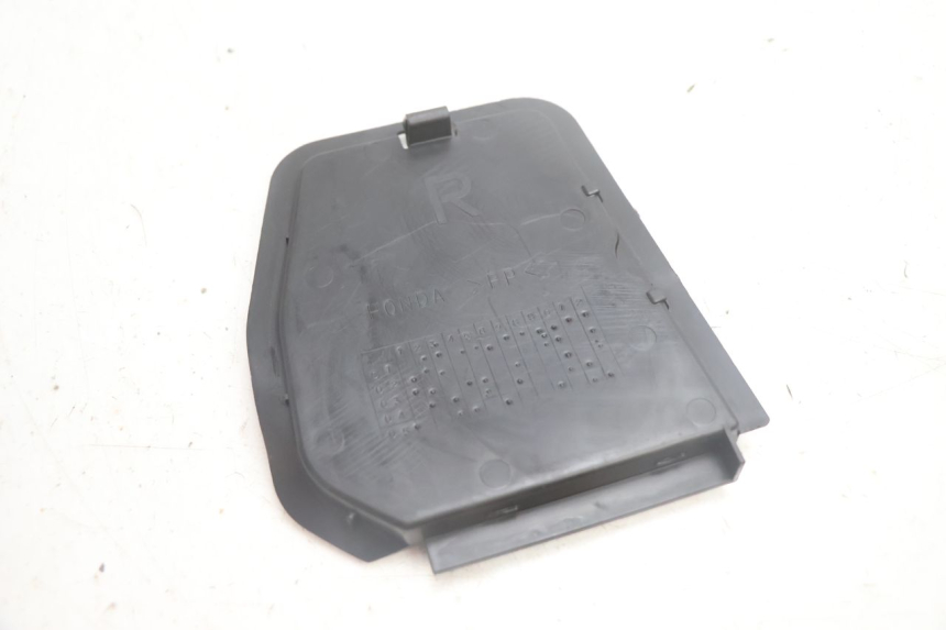 photo de PRAWA KLAPA INSPEKCYJNA HONDA FJS SILVER WING SILVERWING 400 (2005 - 2008) - Inny kąt widzenia
