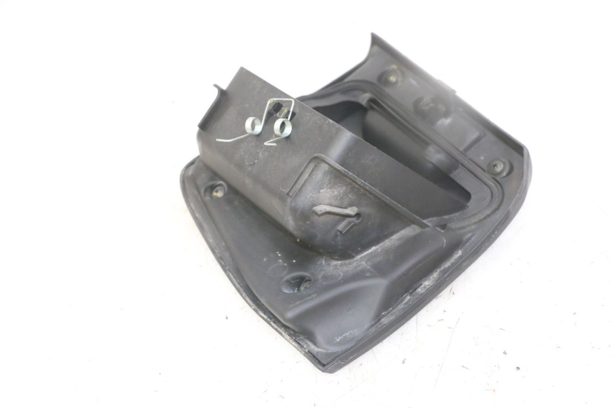 photo de PRAWY WŁAZ INSPEKCYJNY HONDA FORZA ABS 300 (2013 - 2017) - Inny kąt widzenia