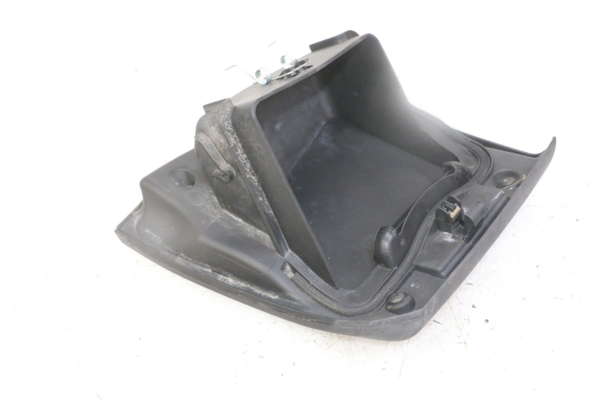 photo de PRAWY WŁAZ INSPEKCYJNY HONDA FORZA ABS 300 (2013 - 2017) - Punkty mocowania