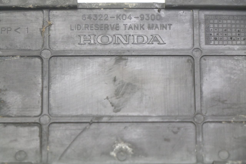 photo de PRAWY WŁAZ INSPEKCYJNY HONDA FORZA 125 (2015 - 2016) - Zoom stanu zużycia