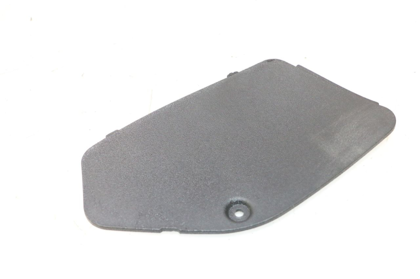 photo de KLAPKA INSPEKCYJNA PRAWA PIAGGIO MP3 LT 400 (2007 - 2012) - Zoom stanu zużycia