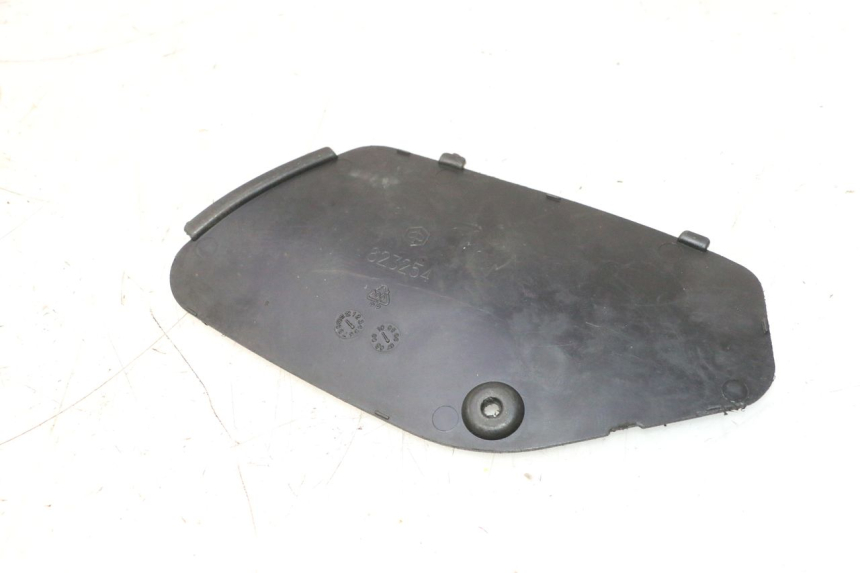 photo de PRAWY WŁAZ INSPEKCYJNY PIAGGIO MP3 125 (2006 - 2014) - Zbliżenie techniczne