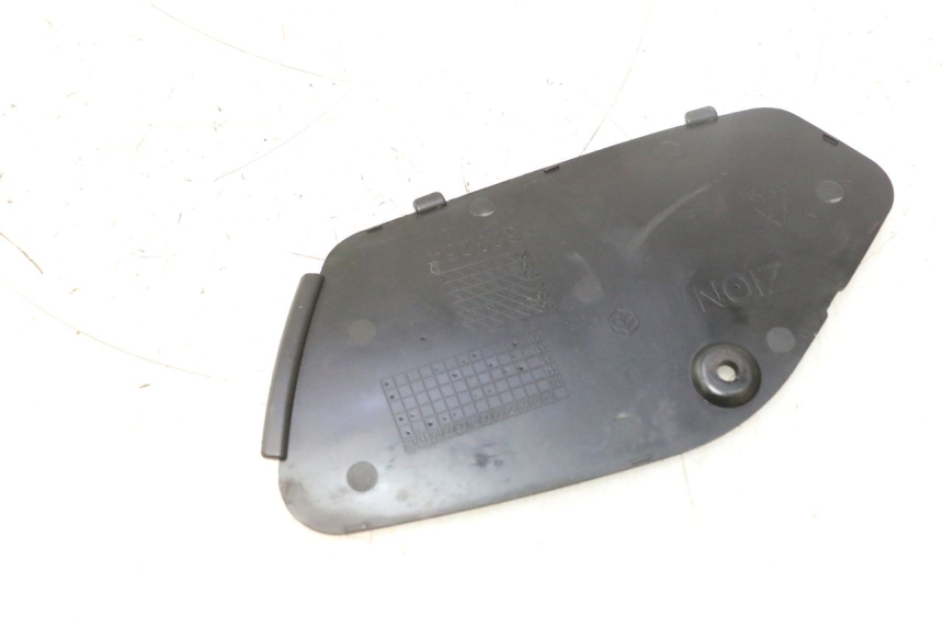 photo de KLAPKA INSPEKCYJNA PRAWA PIAGGIO MP3 500 (2016 - 2018) - Szczegół części