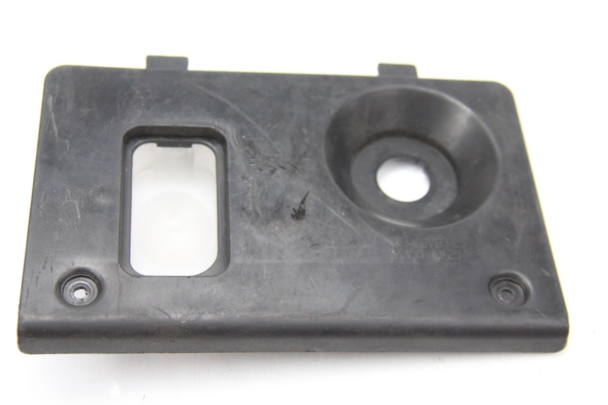 photo de KLAPKA INSPEKCYJNA HONDA FES PANTHEON 125 (2003 - 2007) - Szczegół części