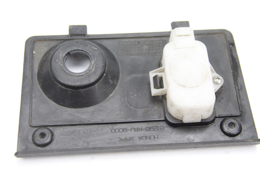 photo de KLAPKA INSPEKCYJNA HONDA FES PANTHEON 125 (2003 - 2007) - Inny kąt widzenia