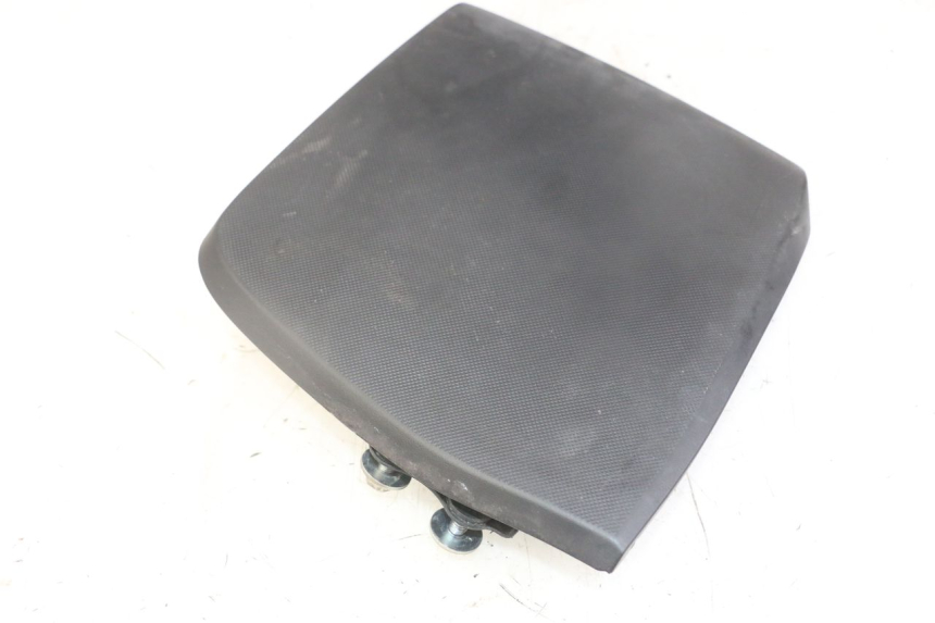 photo de KLAPKA INSPEKCYJNA LEWA HONDA FORZA ABS 300 (2013 - 2017) - Zbliżenie techniczne