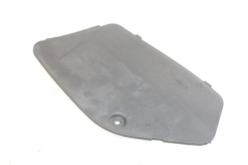 photo de KLAPKA INSPEKCYJNA LEWA PIAGGIO MP3 125 (2006 - 2014) - Zoom stanu zużycia