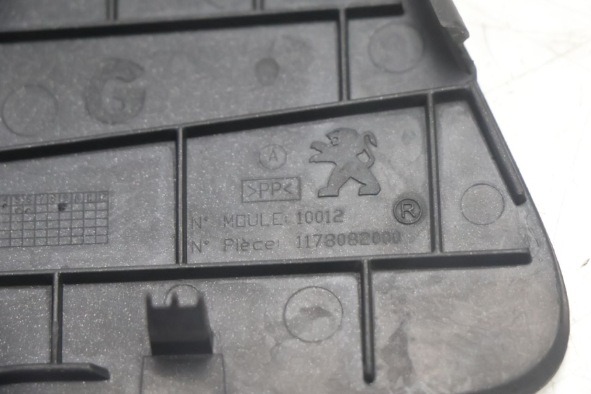 photo de LEWY WŁAZ INSPEKCYJNY PEUGEOT SATELIS 125 (2013 - 2018) - Zbliżenie techniczne