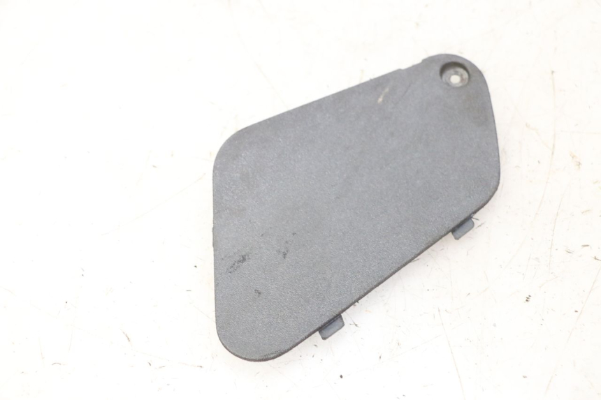 photo de KLAPKA INSPEKCYJNA LEWA PIAGGIO X9 EVOLUTION 125 (2003 - 2007) - Zoom stanu zużycia