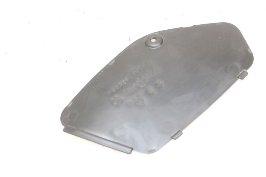 photo de KLAPKA INSPEKCYJNA LEWA PIAGGIO XEVO - X EVO 125 (2007 - 2017) - Zoom stanu zużycia