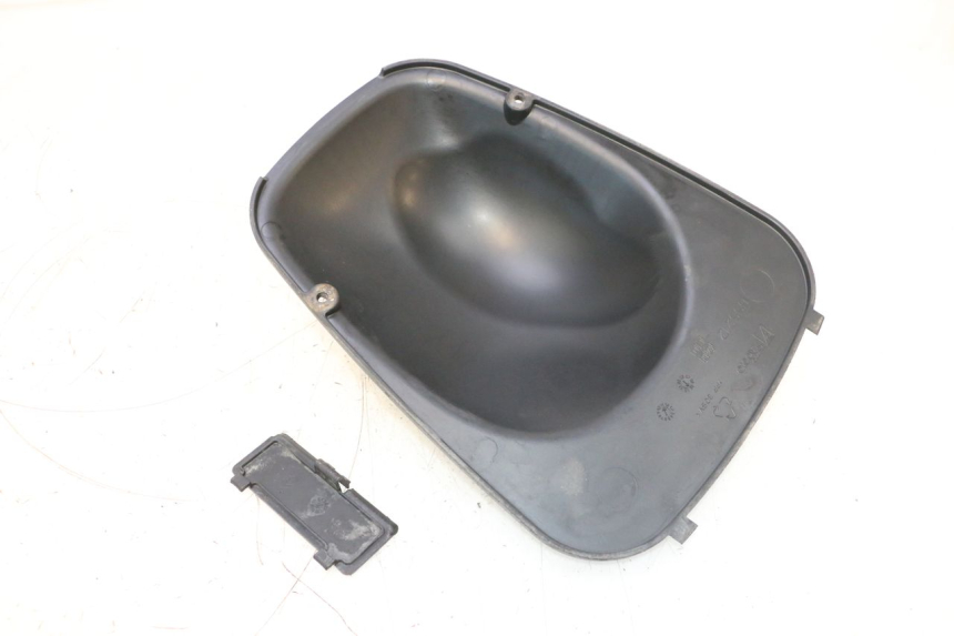 photo de KLAPKA INSPEKCYJNA PIAGGIO MP3 RL 250 (2006 - 2010) - Szczegół części