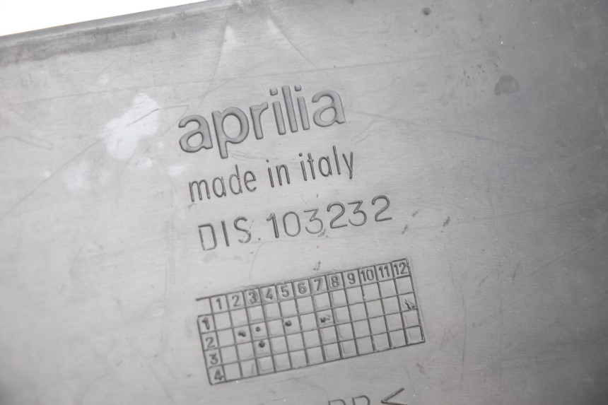 photo de KLAPKA INSPEKCYJNA APRILIA SCARABEO GT 125 (1999 - 2007) - Punkty mocowania