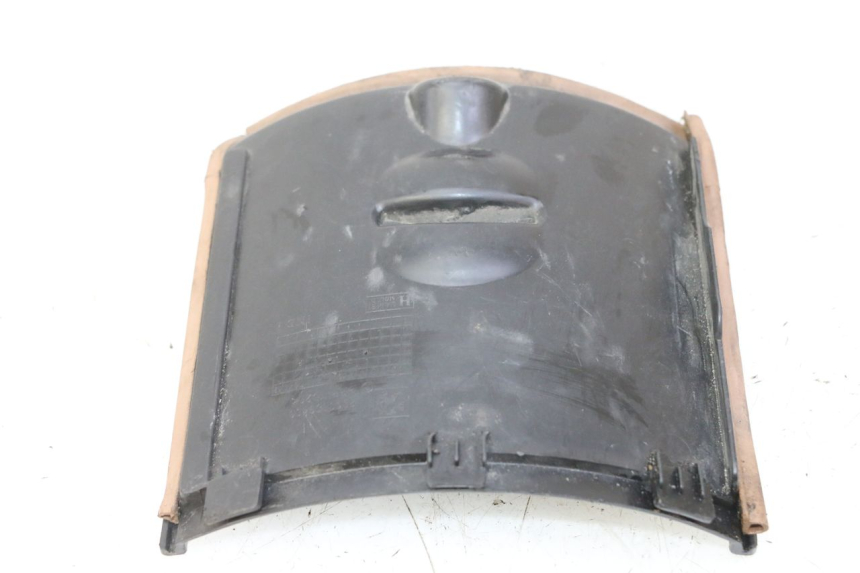 photo de KLAPKA INSPEKCYJNA PEUGEOT VIVACITY NEW 4T 50 (2008 - 2017) - Zoom stanu zużycia