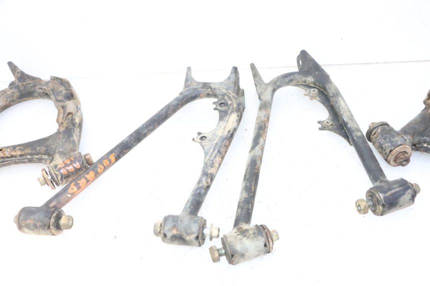 photo de wahacz tylny YAMAHA YFM GRIZZLY 550 (2008 - 2015) - Zbliżenie techniczne