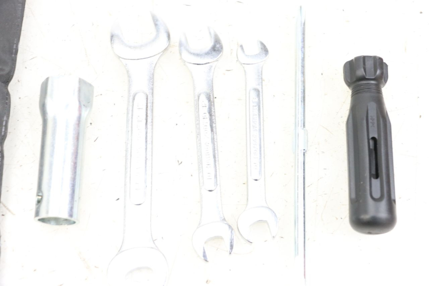 photo de ZESTAW NARZĘDZI DAELIM A-FOUR 2T 50 (2005 - 2012) - Szczegół części