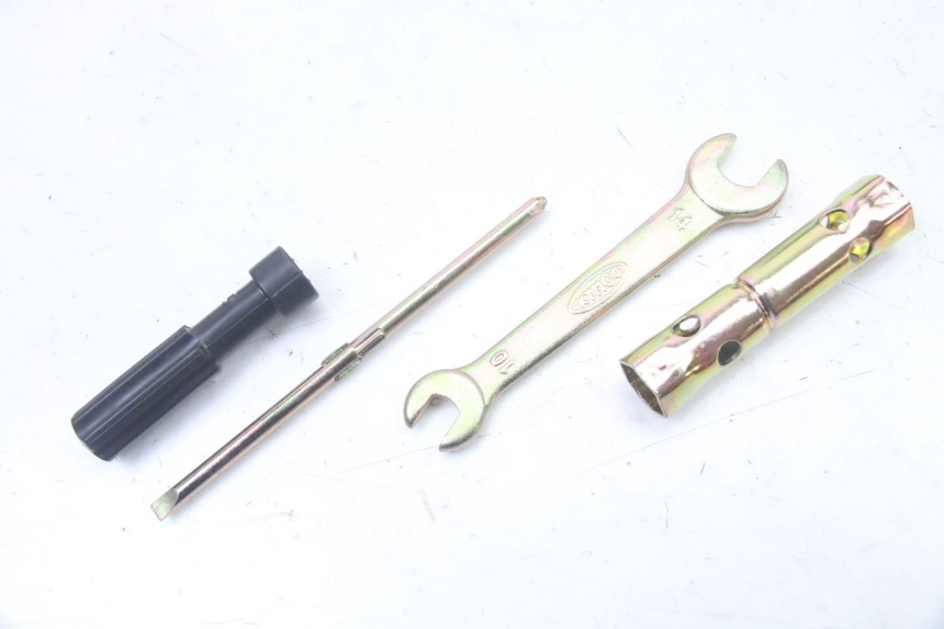 photo de ZESTAW NARZĘDZI KYMCO AGILITY 4T 50 (2005 - 2018) - Szczegół części