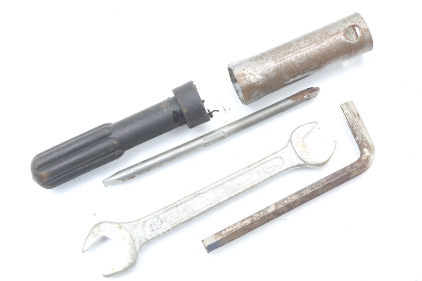 photo de ZESTAW NARZĘDZI JONWAY AZTRAL 125 (2008 - 2017) - Zoom stanu zużycia