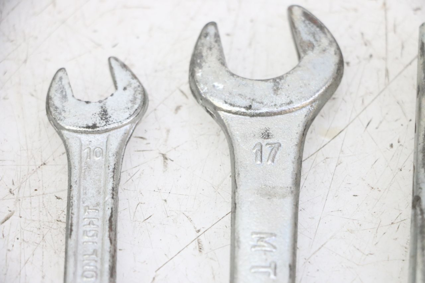 photo de ZESTAW NARZĘDZI HONDA CBF 125 (2009 - 2015) - Punkty mocowania