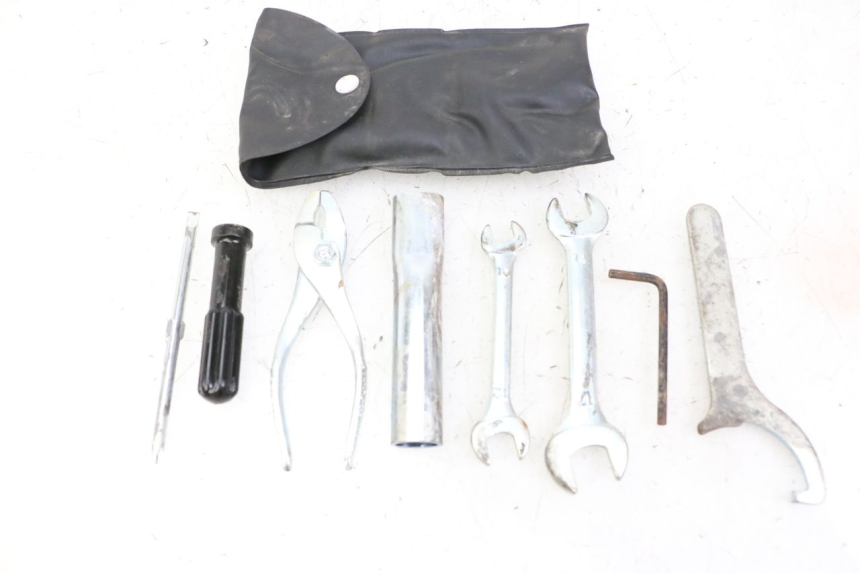 photo de ZESTAW NARZĘDZI SUZUKI GSR 750 (2011 - 2017) - Część sprawdzona