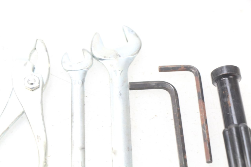 photo de ZESTAW NARZĘDZI SUZUKI GSX-R GSXR K16 1000 (2012 - 2016) - Zoom stanu zużycia