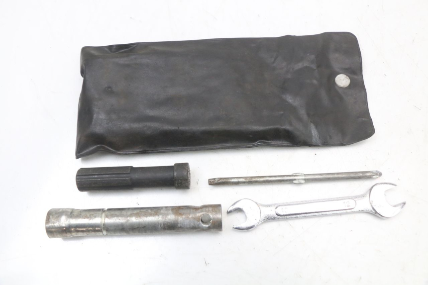 photo de ZESTAW NARZĘDZI HYOSUNG GTR 125 (2006 - 2008) - Szczegół części