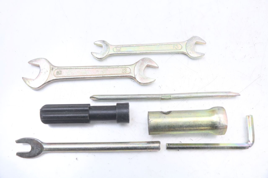 photo de ZESTAW NARZĘDZI KEEWAY HURRICANE 50 (2006 - 2019) - Zbliżenie techniczne