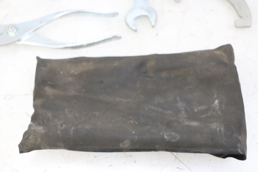 photo de ZESTAW NARZĘDZI KAWASAKI ZR7 ZR-7 S 750 (1999 - 2004) - Zbliżenie techniczne