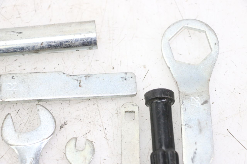 photo de ZESTAW NARZĘDZI KAWASAKI ZR7 ZR-7 S 750 (1999 - 2004) - Część sprawdzona