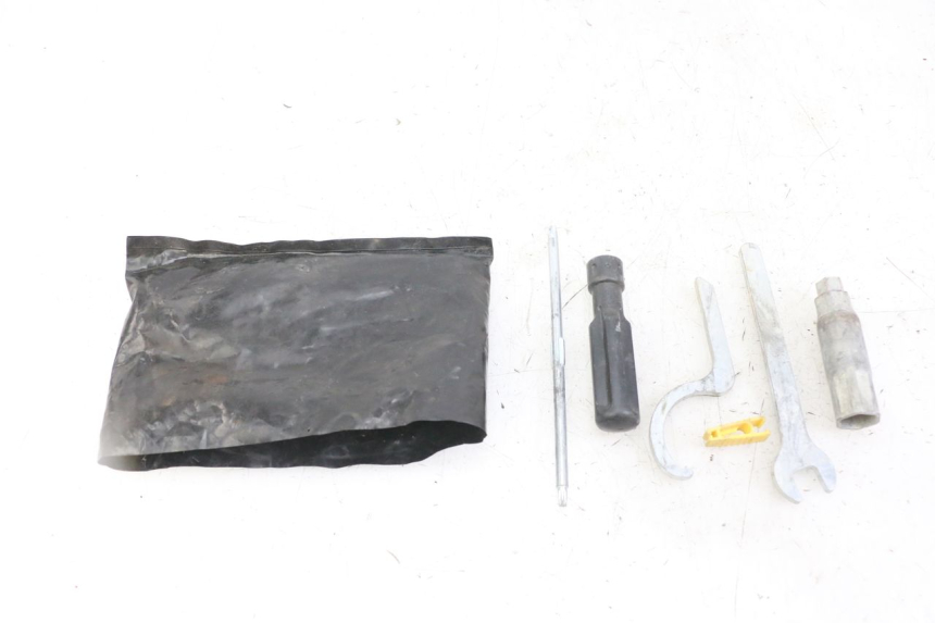 photo de ZESTAW NARZĘDZI PIAGGIO MP3 LT 300 (2010 - 2016) - Widok główny