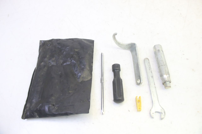 photo de ZESTAW NARZĘDZI PIAGGIO MP3 LT 400 (2007 - 2012) - Widok główny