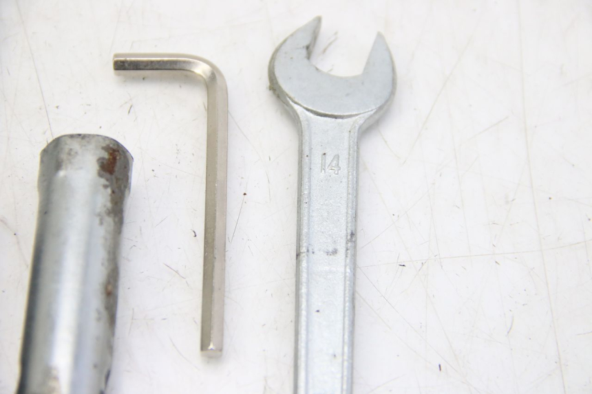 photo de ZESTAW NARZĘDZI JM MOTORS OLDIES 4T 50 (2010 - 2020) - Punkty mocowania